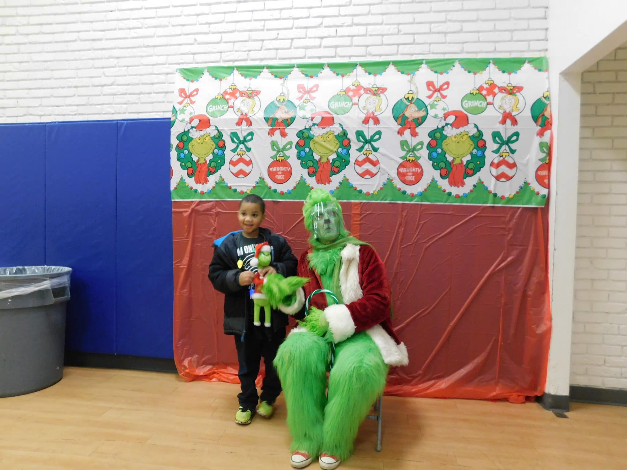 Pizza With The Grinch Album – Chicago Ridge Park District