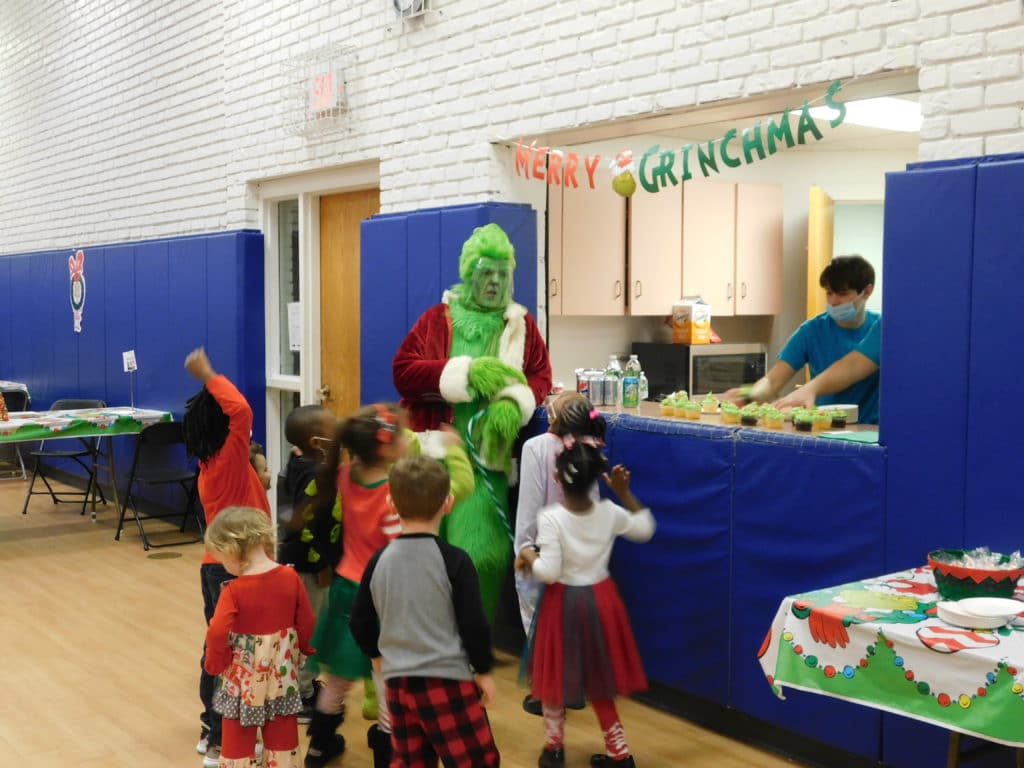 Pizza with the Grinch Album – Chicago Ridge Park District